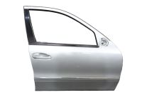 Tür rechts vorn Mercedes E-Klasse T-Model S211 in 744 Brillantsilber<br>MERCEDES-BENZ E-KLASSE T-MODEL (S211) E 320 T CDI